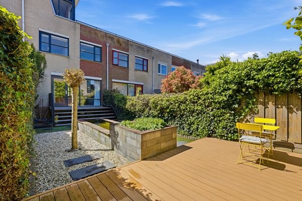 Garden 01.jpg